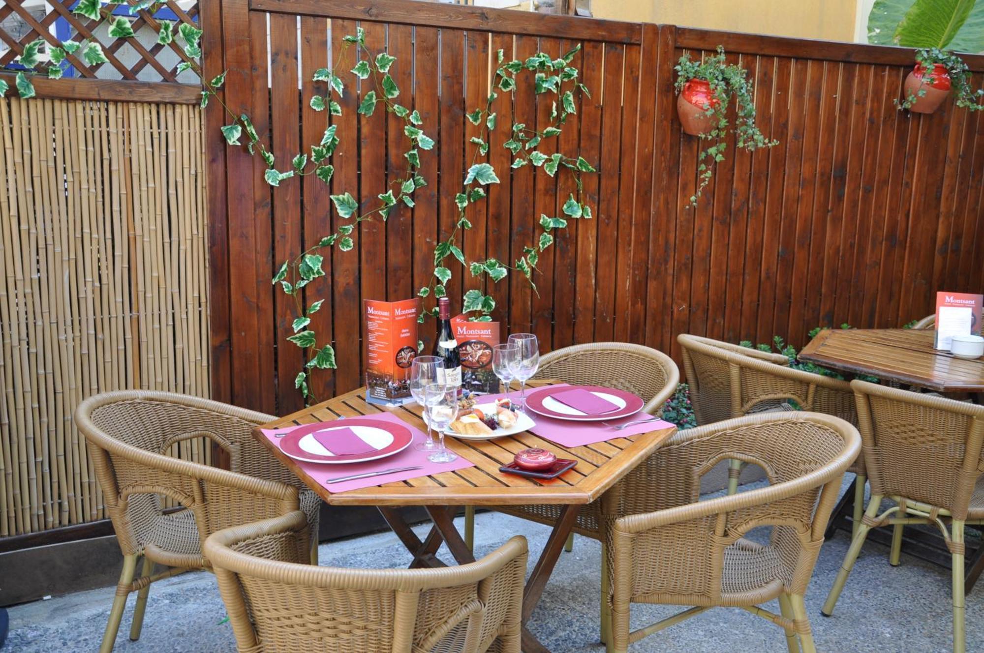 Hostal Montsant Salou Exterior photo