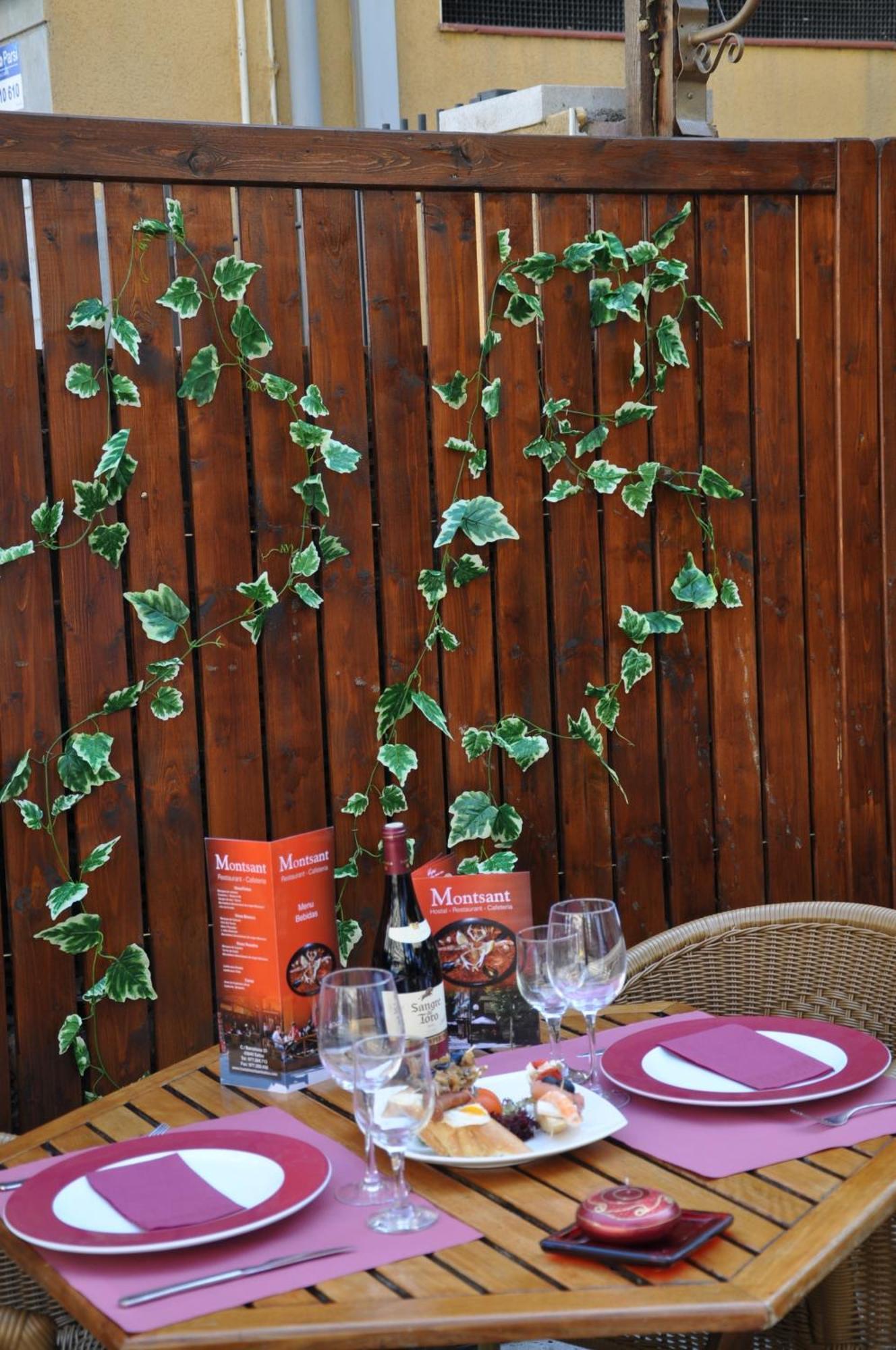 Hostal Montsant Salou Exterior photo